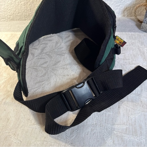 Outward Hound Dog Walk Waist Pack Green And Black w/ Water Bottle And Water Cup - Picture 5 of 10
